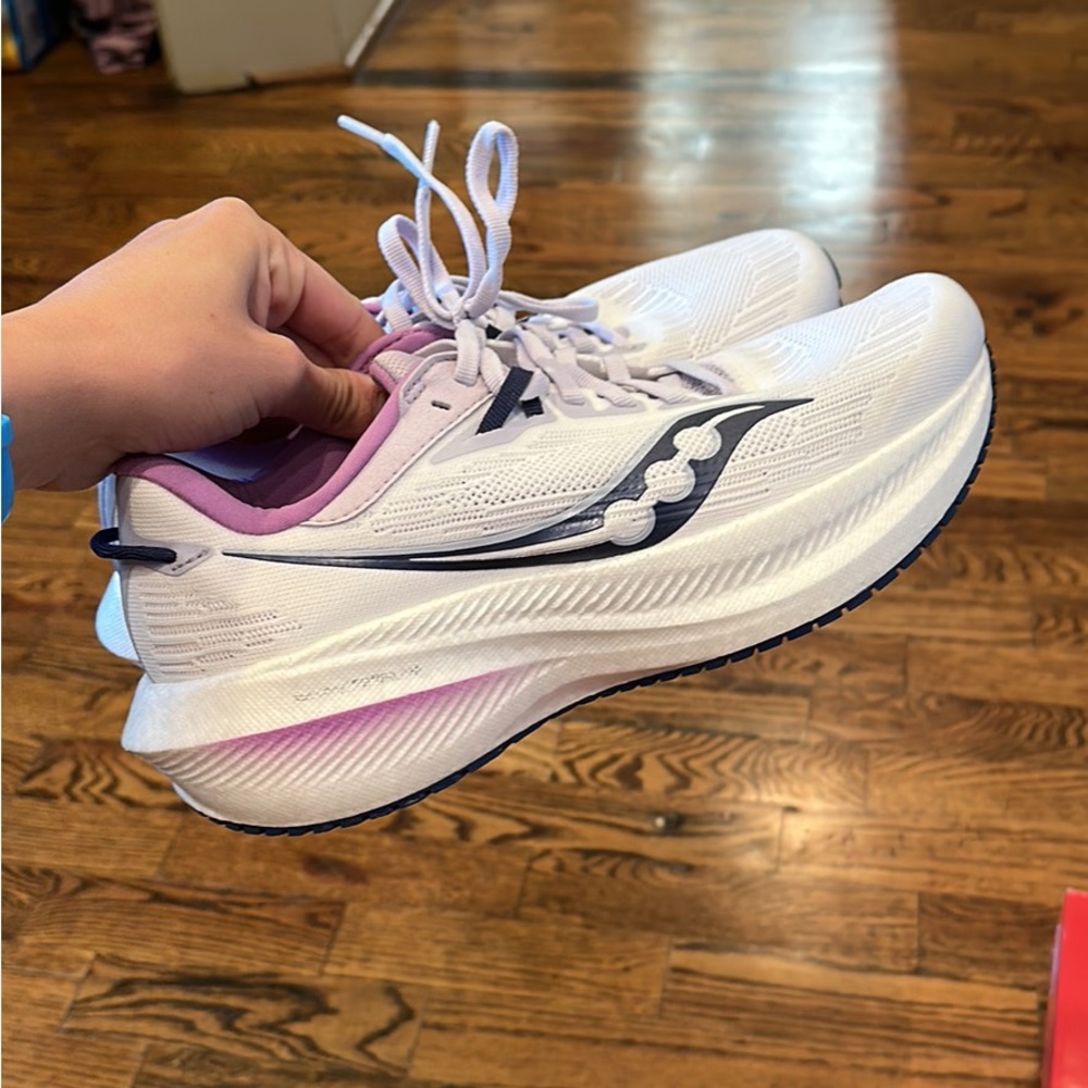 Women’s Saucony Triumph 21